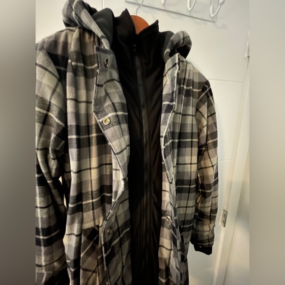 Lumberjill Apparel Maligne Coat - Picture 2 of 9